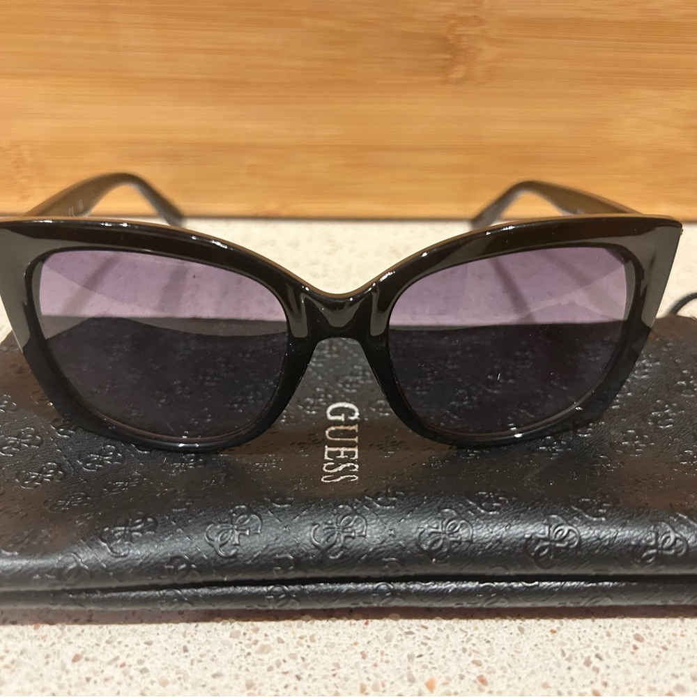 Guess Black Cat-Eye Sunglasses